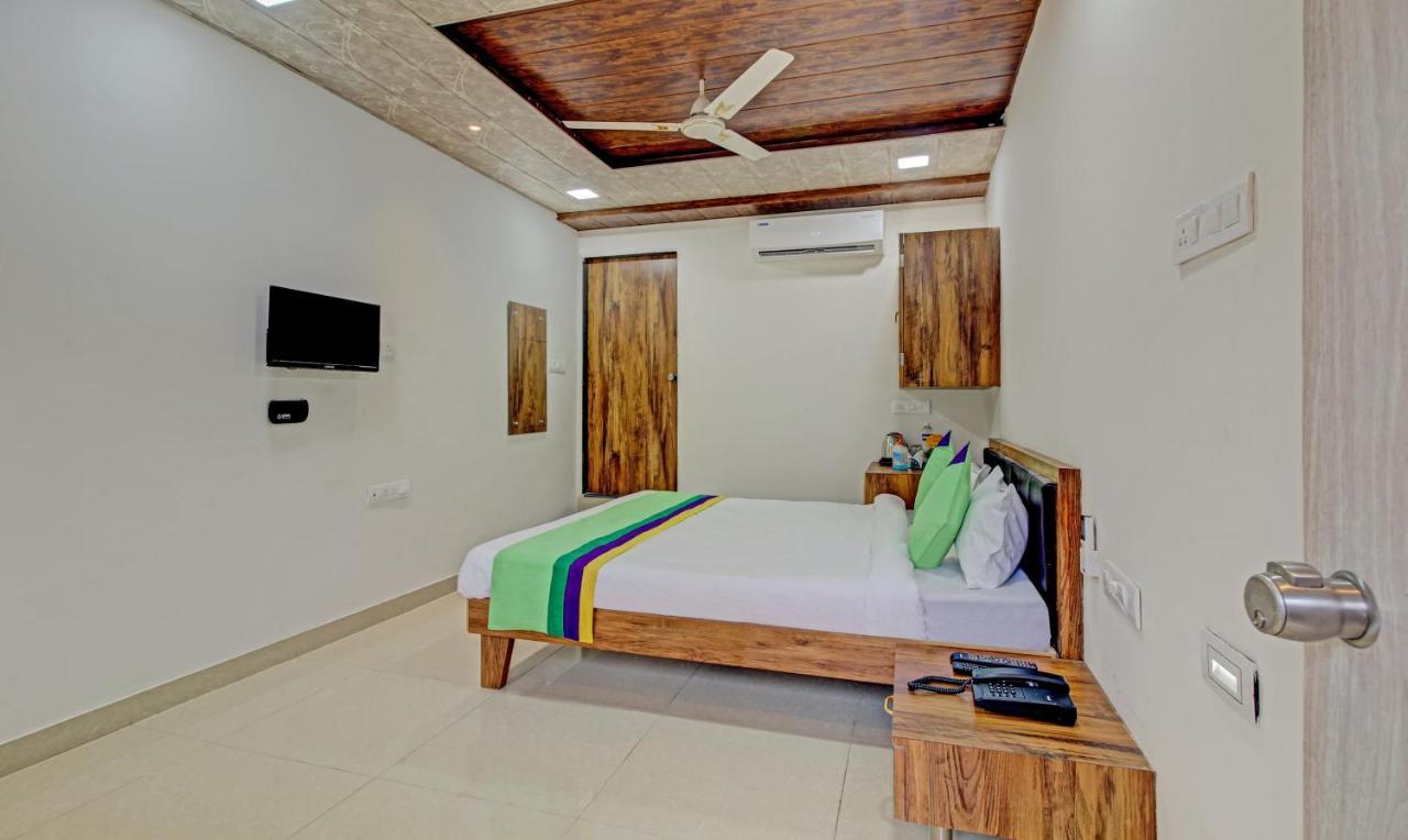Sai Samrat Resort Satara Luaran gambar