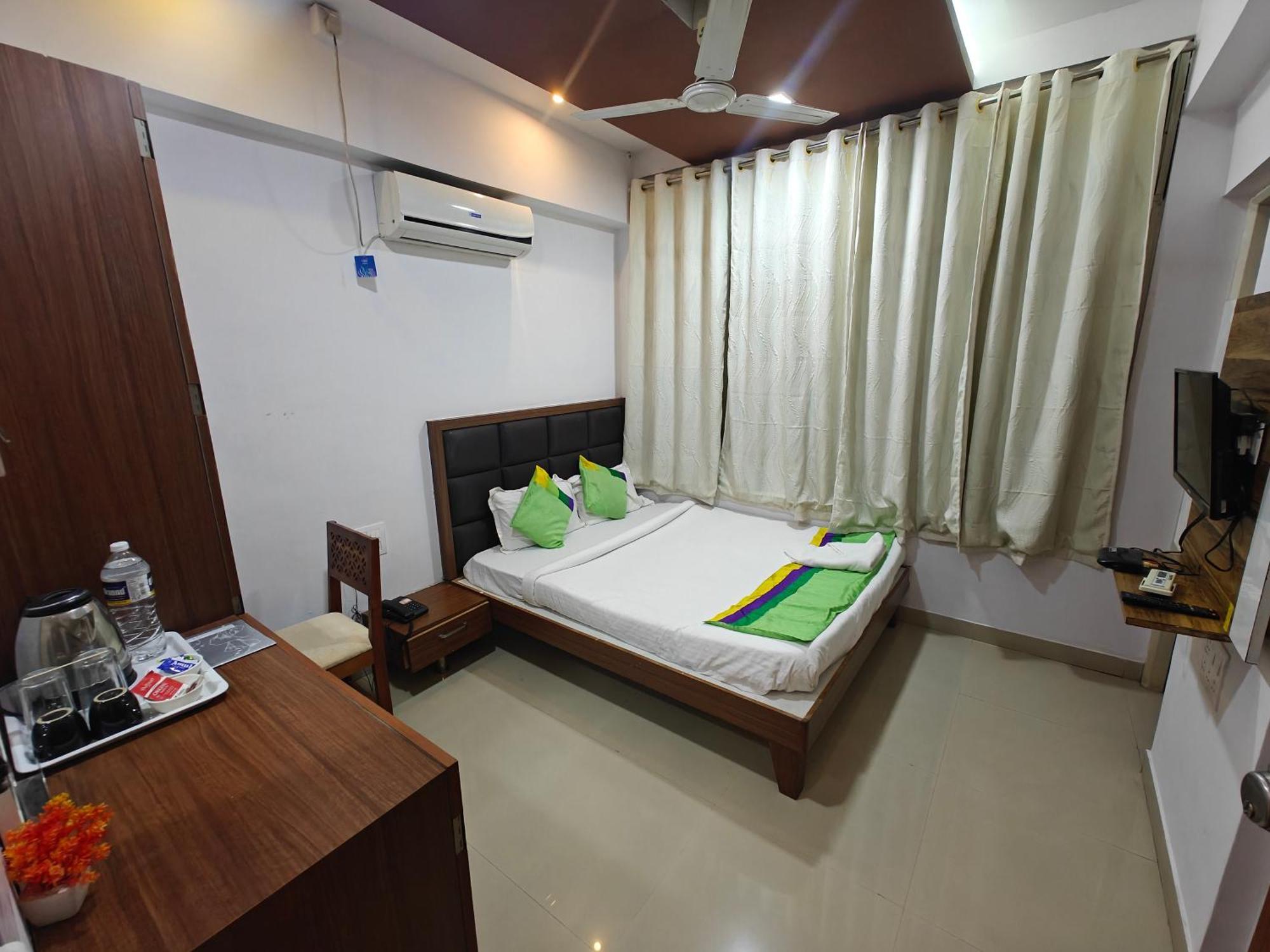 Sai Samrat Resort Satara Luaran gambar